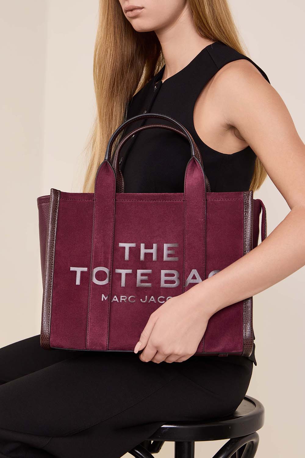 תמונת כל הלוק של תיק טוט מדיום